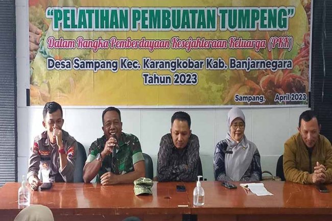 Danramil Hadiri Pelatihan Pembuatan Tumpeng Dalam Rangka Pemberdayaan Kesejahteraan Keluarga (PKK)