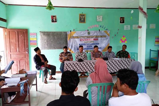 Babinsa Koramil 04/Karangkobar Hadiri Pembekalan Calon Perangkat Desa Pasuruhan