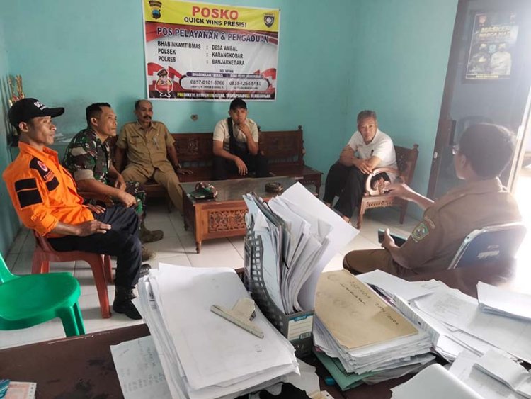 Sertu Hermanto Bersama Relawan Jalin Komsos Dengan Aparatur Pemerintah Desa Ambal