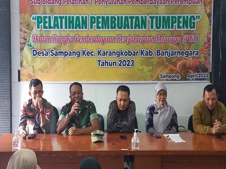 Danramil Hadiri Pelatihan Pembuatan Tumpeng Dalam Rangka Pemberdayaan Kesejahteraan Keluarga (PKK)