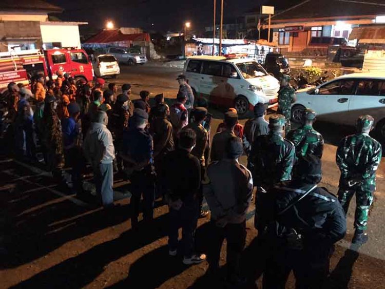 Danramil 04/Karangkobar Bersama Kapolsek Pimpin Apel Siaga Malam Takbiran Dan menyambut Hari Raya Idul Fitri 1444 H Tahun 2023