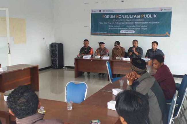 Babinsa Bersama Bhabinkamtibmas Hadiri Forum Konsultasi Publik Pendataan Awal Regsosek
