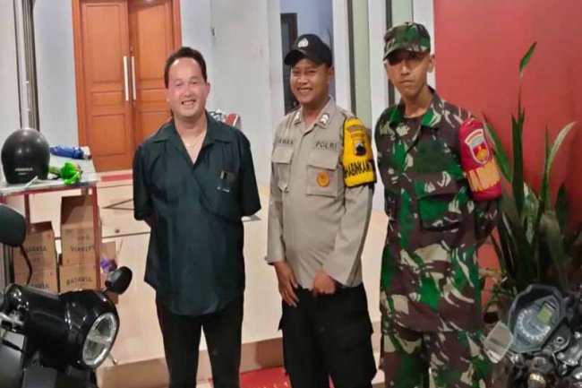 Babinsa Bersama Bhabinkamtibmas Karangkobar Laksanakan Pam Ibadah Peringatan Kenaikan Isa Almasih