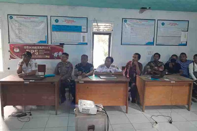 Danramil Bersama Babinsa Pantau Langsung Ujian Bakal Calon Perangkat Desa Binangun