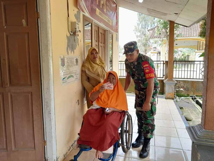 Sinegeritas Babinsa Bersama Bhabinkamtibmas Dampingi Penyaluran BLT DD Desa Purwodadi