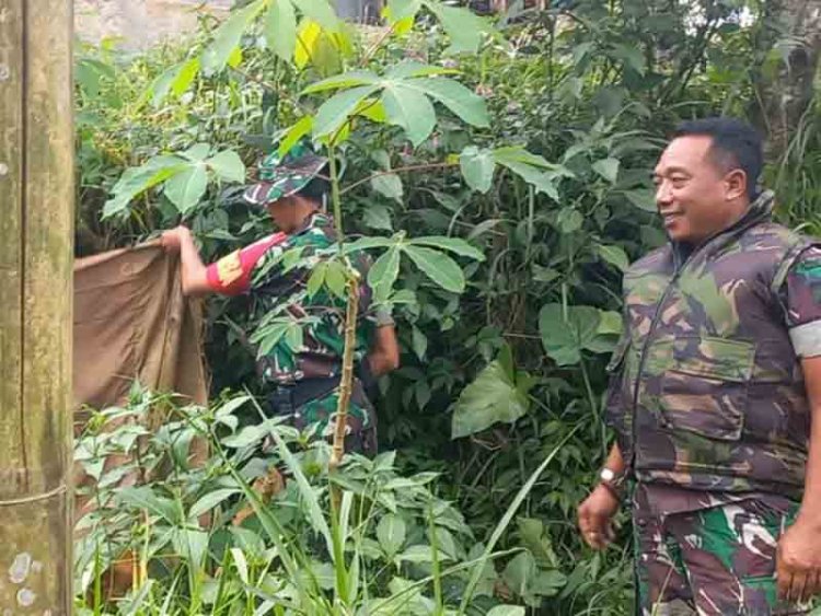 Percepatan ODF Danramil Bersama Forkopincam Dan Puskesmas Karangkobar Grebeg Jamban Helikopter