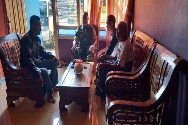 Wujudkan Kedekatan Babinsa Serma Sujatnoto Laksanakan Komsos Dengan Warga Binaan