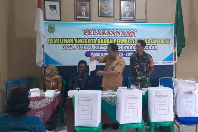 Babinsa Koramil 04/Karangkobar Hadiri Pemilihan Anggota BPD Desa Ambal