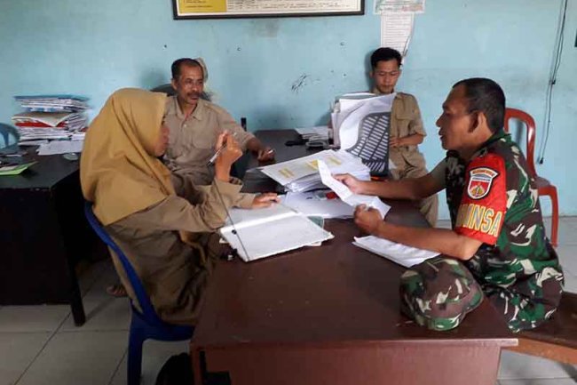 Perbarui Data Babinsa Koramil 04/Karangkobar Lakukan Puldatater Desa Biaan