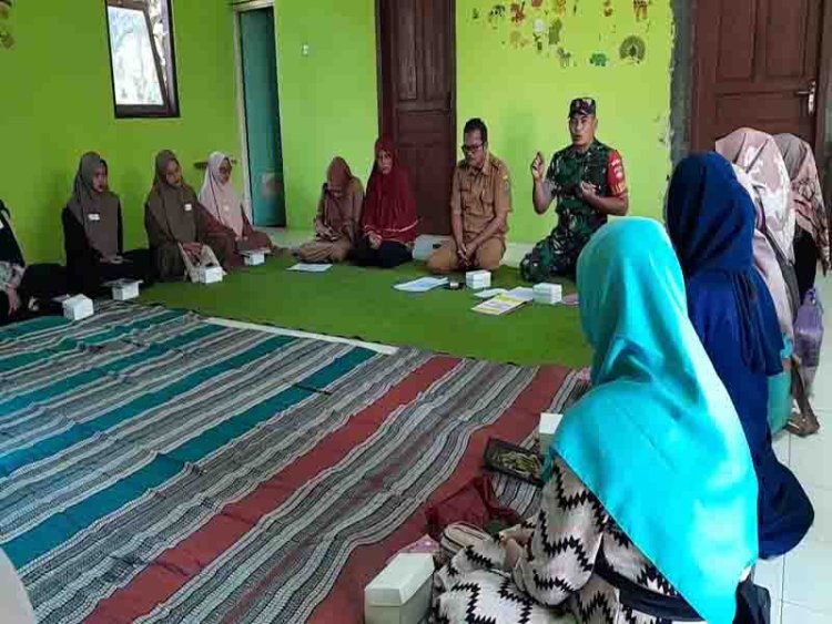 Cegah Stunting, Babinsa Koramil 04 Karangkobar Dampingi Kelas Ibu Hamil