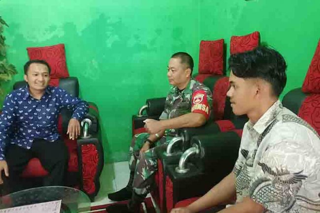 Jalin Keakraban Babinsa Koramil 04/Karangkobar Jalin Komsos Dengan Tokoh Masyarakat