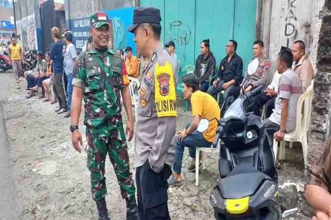 Danramil 04 Karangkobar Bersama Babinsa Turut Berbela Sungkawa Ke Rumah Duka Warga Binaan