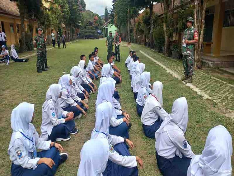 Danramil Bersama Camat Turun Langsung Ke SMA N 1 Karangkobar Seleksi Calon Anggota Paskibra Tingkat Kecamatan