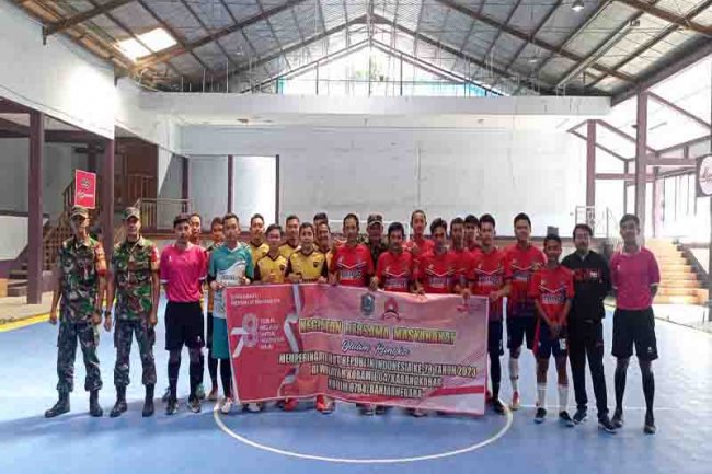 Semarak HUT RI ke 78 Koramil 04/Karangkobar Gelar Turnamen Futsal Antar Desa