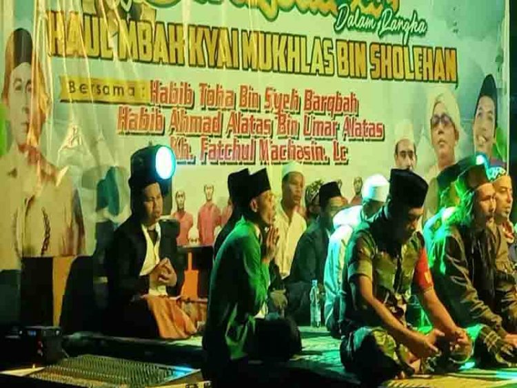 Mewakili Danramil Babinsa Koramil 04/Karangkobar Hadiri Karangkobar Bersholawat