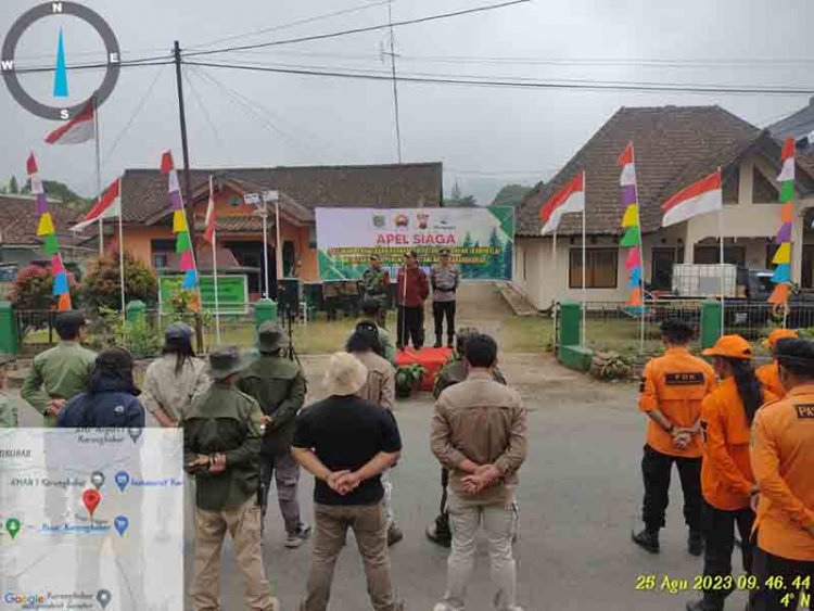Babinsa Koramil 04/Karangkobar Giat Pengecoran Jalan Pra TMMD Kodim 0704/Banjarnegara