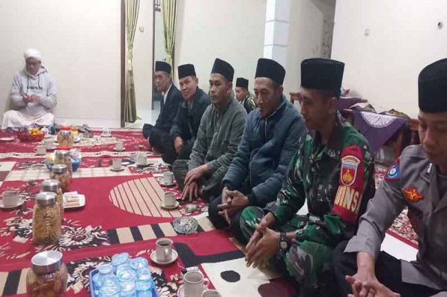 Mewakili Danramil Babinsa Hadiri Undangan Dusun Tanggapan  Bersholawat