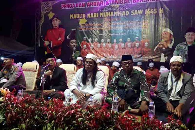 Kapten Inf Basuki Hadiri Desa Ambal Bersholawat Dalam Rangka Maulid Nabi Mohamad SAW