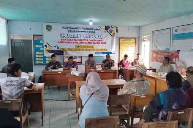 Danramil 04/Karangkobar Bersama Forkopincam Hadiri Musrenbangdes Desa Binangun