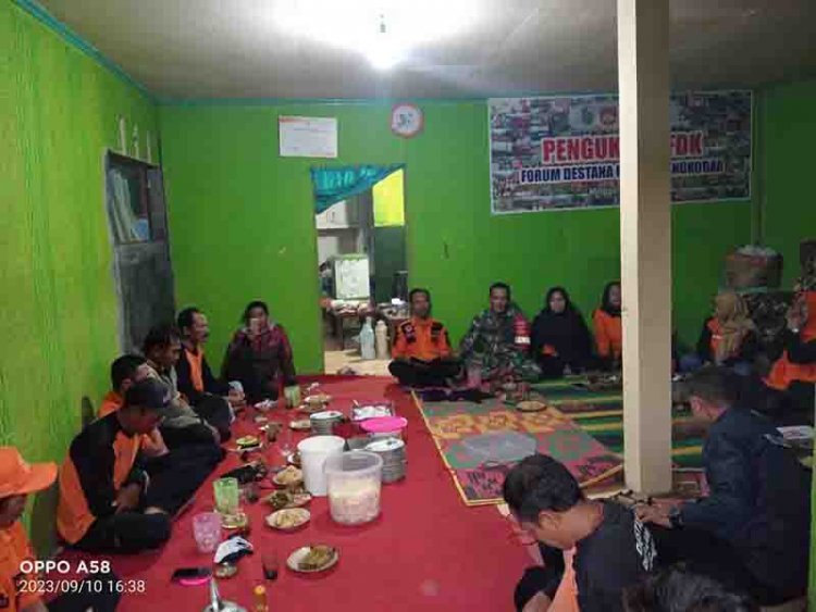 Babinsa Sertu Heru Karmanto Hadiri Pertemuan Rutin Relawan Forum Destana Karangkobar