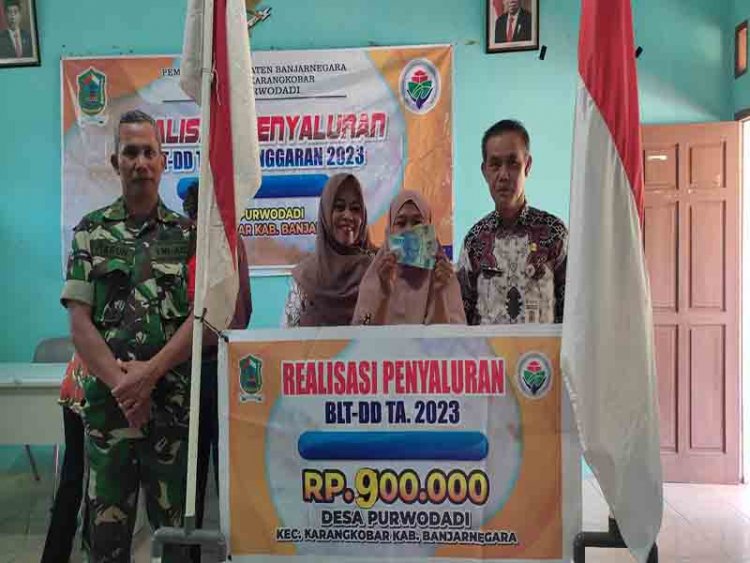 Pastikan Tepat Sasaran Babinsa  Dampingi Penyaluran BLT DD Desa Purwodadi