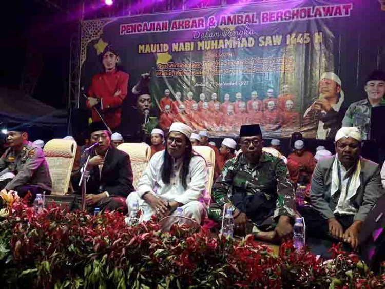 Kapten Inf Basuki Hadiri Desa Ambal Bersholawat Dalam Rangka Maulid Nabi Mohamad SAW