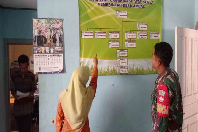 Sebagai Babinsa Baru Koramil 04/Karangkobar Kopda Suyitno  Laksanakan Perkenalan Diri Dengan Kades Dan Perangkat