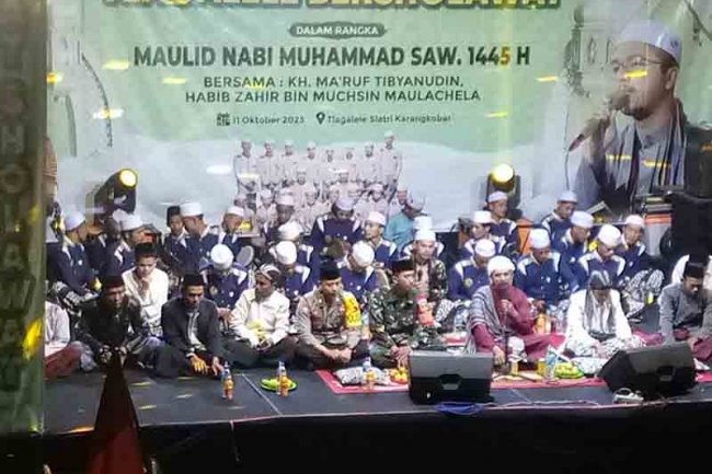 Babinsa Bersama Bhabinkamtibmas Hadiri Desa Slatri  Bersholawat Dalam Rangka Maulid Nabi Mohamad SAW