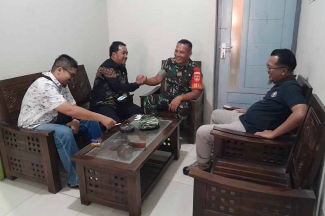 Tingkatkan Sinegeritas Wilayah Babinsa Jalin Silaturahmi Dengan Perangkat Desa Karangkobar