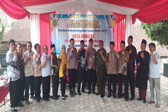 Hadiri Pelantikan BPD Danramil 04/Karangkobar Berikan Ucapan Selamat Dan Sukses