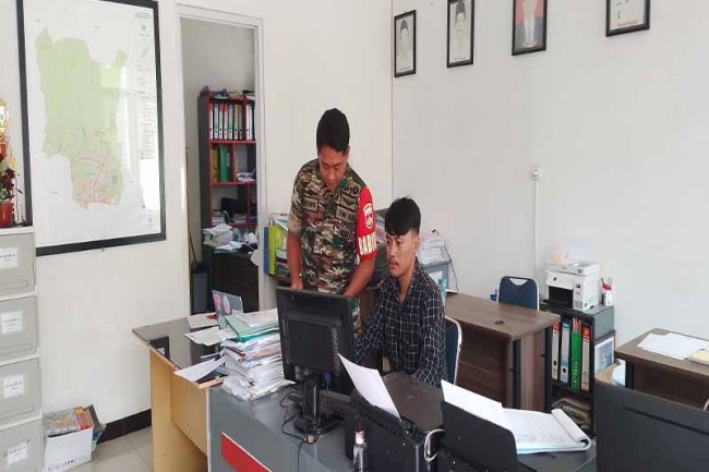 Jalin Keakraban Babinsa Laksanakan Perkenalan Diri Dengan Aparatur Pemerintah Desa