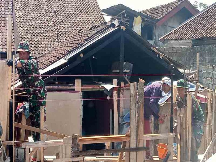 TMMD Sengkuyung Tahap lll Kodim 0704/Banjarnegara TNI Bersama Warga Rehab RTLH
