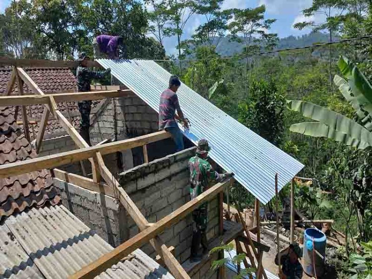 Sasaran Fisik Satgas TMMD Kodim 0704/Banjarnegara Ke 118 Rehab RTLH Sudah Sampai Ke Pemasangan Atap