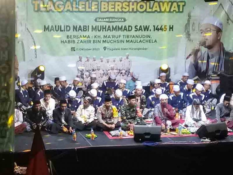 Babinsa Bersama Bhabinkamtibmas Hadiri Desa Slatri  Bersholawat Dalam Rangka Maulid Nabi Mohamad SAW