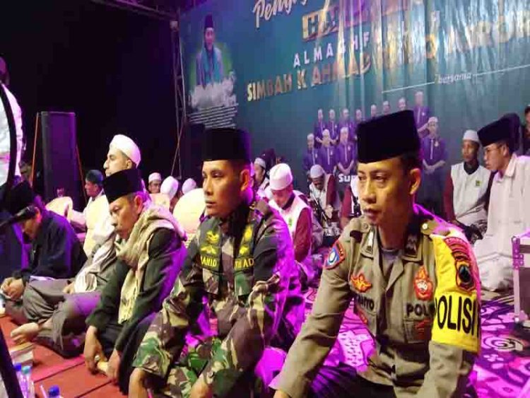 Lantunan Sholawat Nabi Peringati Haul Ke Vl Almagfurlah Kyai Haji Ahmad  Ridlo Asrori