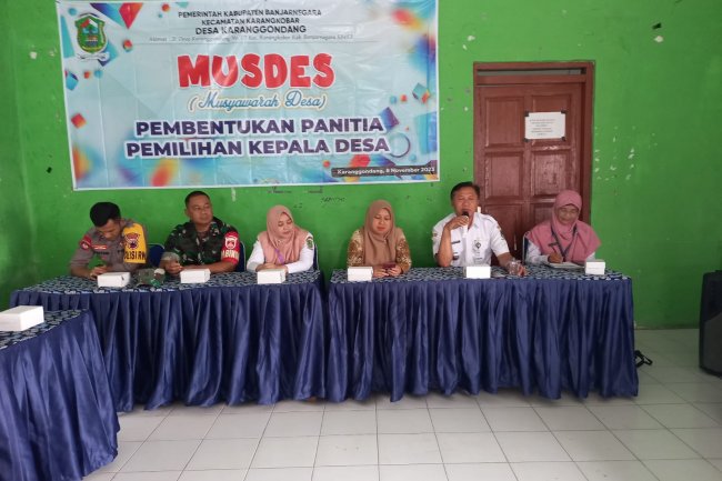 Babinsa Bersama Bhabinkamtibmas Hadiri Pembentukan Panitia Pemilihan Kepala Desa Karanggondang