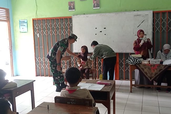 Tumbuhkan Generasi Sehat Babinsa Dampingi Pelaksanaan BIAS Bagi Siswa Sekolah Dasar