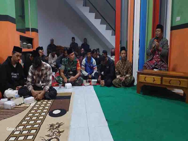 Pererat Silaturahmi, Babinsa Hadiri  Acara Tasyakuran Dan Peresmian Rumah Makan Milik Warga
