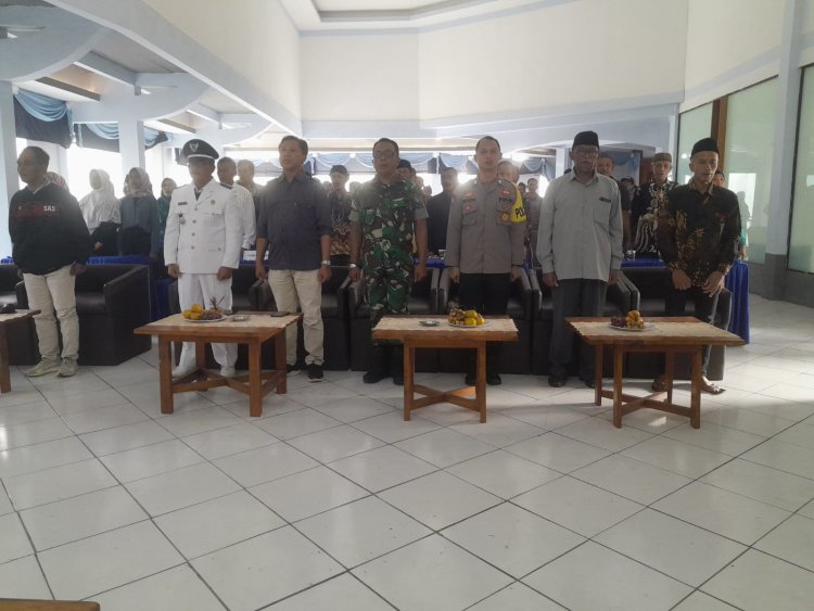 Kapten Inf Basuki Menghadiri Pelantikan Dan Pengambilan Sumpah Perangkat Desa Karangkobar