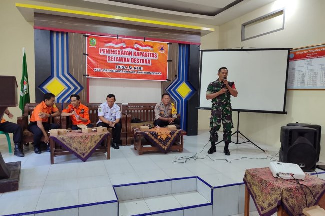Mewakili Danramil Babinsa Hadiri Kegiatan Peningkatan Kapasitas Relawan Destana Desa Slatri