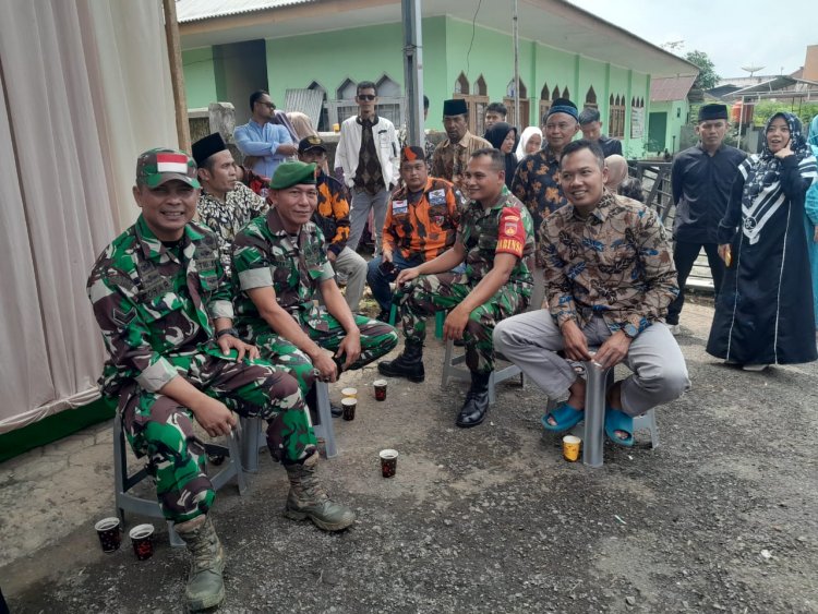 Babinsa Hadiri Resepsi Pernikahan Warga, Sarana Jalin Rasa Kekeluargaan Dan Komunikasi Dengan Masyarakat 