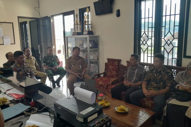 Mewakili Danramil Serma Sujatnoto Hadiri Monef Panitia Pilkades Tahun 2024 Desa Jlegong