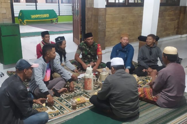 Bentuk Empati Kepada Warga Yang Berduka, Babinsa Sampaikan Belasungkawa