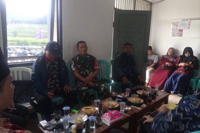 Serka Heru Karmanto Babinsa Koramil 04/Karangkobar Hadiri Monef Persiapan Pilkades