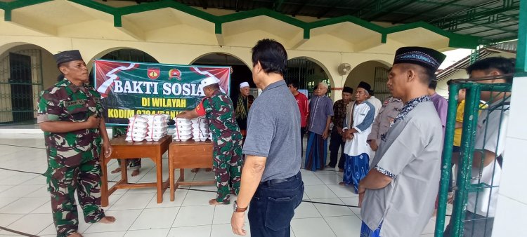 Wujudkan Kemanunggalan TNI Bersama Rakyat Dengan Kegiatan Jumat Barokah