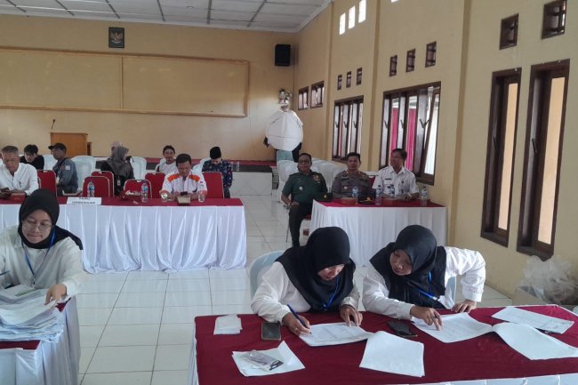 Danramil 04/Karangkobar Hadiri Kegiatan Simulasi Pemungutan Suara Serta Penggunaan Aplikasi Sirekap