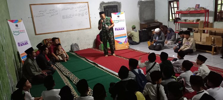 Babinsa Bersama Mitra Kopi Berbagi  Bagikan AlQur'an Dan Nasi Kotak Di Ponpes Rogo Jembangan