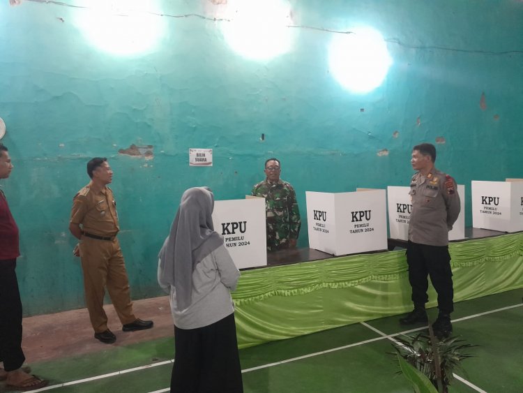 Danramil Bersama Forkopincam Karangkobar Turun Lapangan, Cek TPS Pastikan Tanpa Gendala