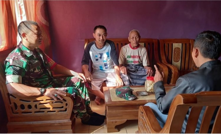 Wujudkan Kemanunggalan TNI Dengan Rakyat Babinsa Komsos Bersama Masyarakat