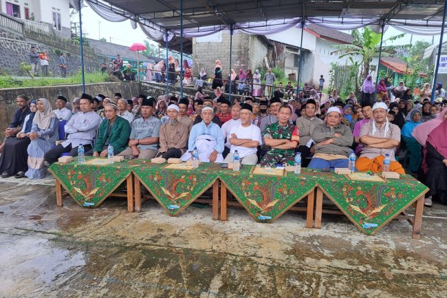 Eratkan Silaturahmi, Babinsa Koramil 04/Karangkobar Hadiri Halal Bihalal 1445 H Desa Binaan  